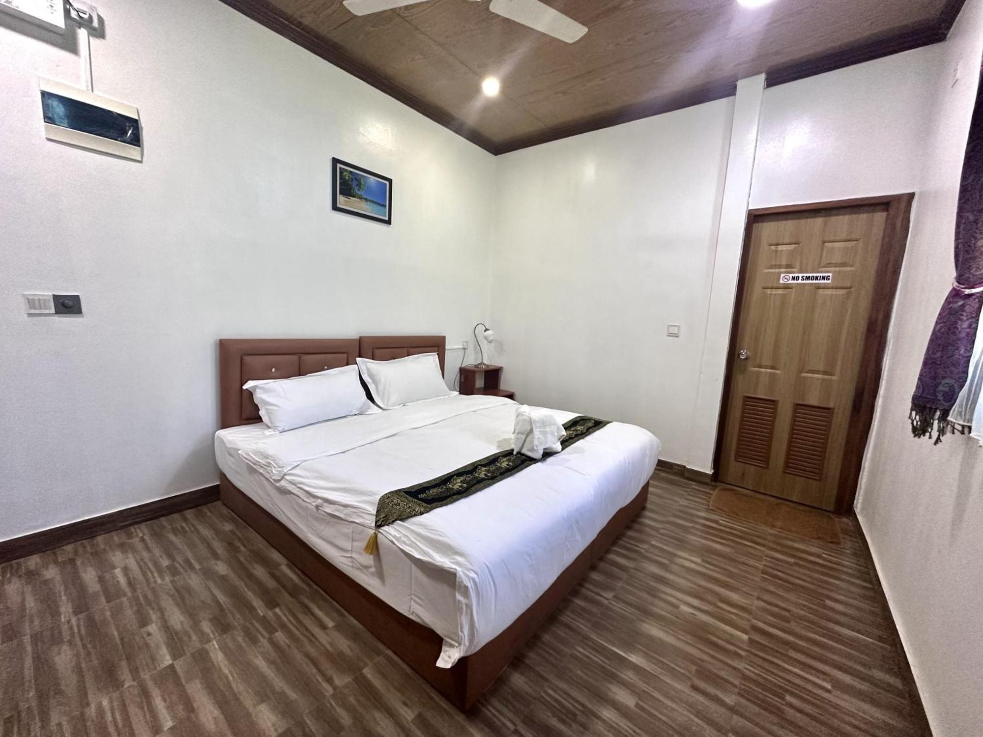 Galaxy Sunrise Sea View Hotel Фулиду Екстериор снимка