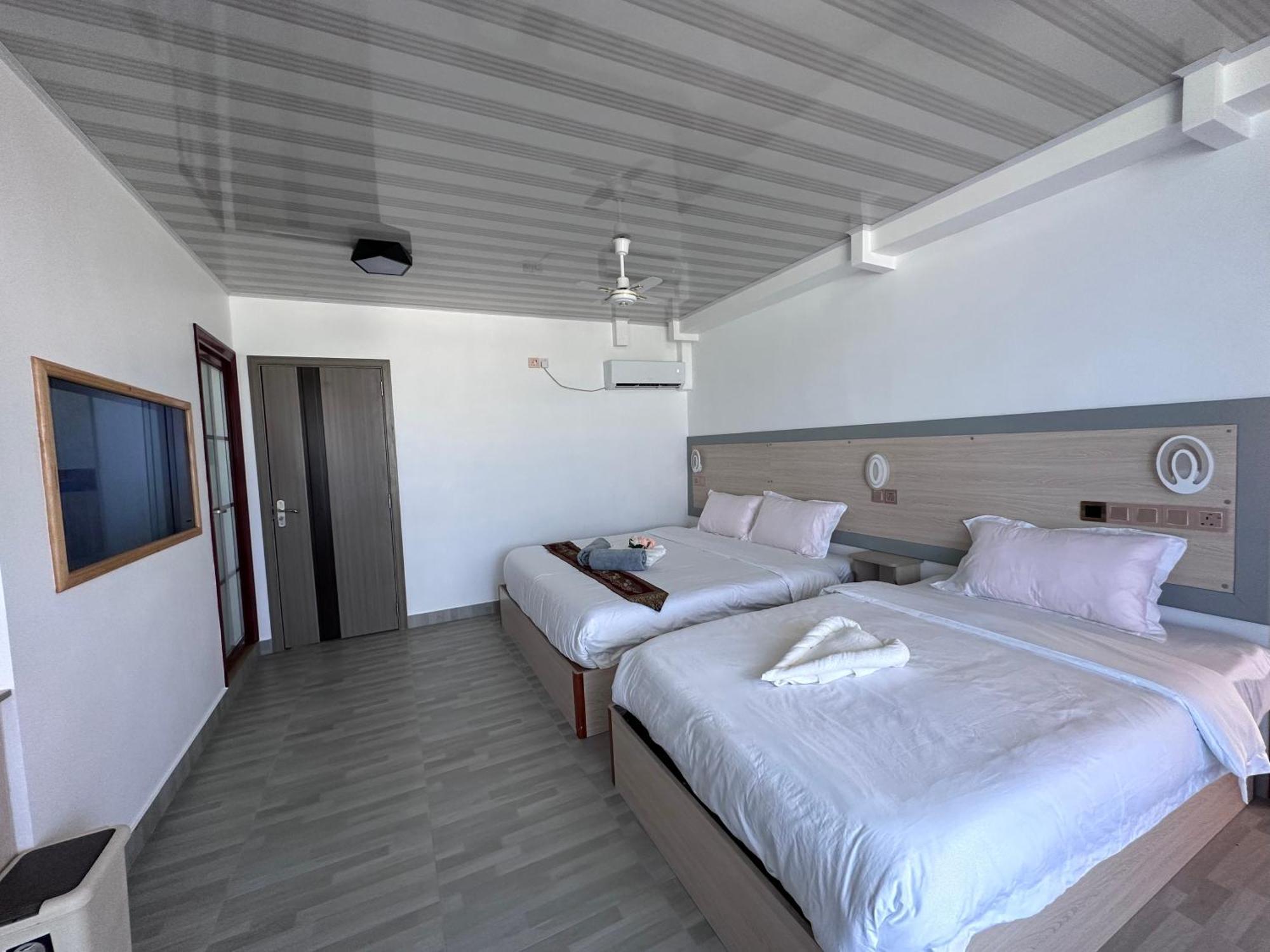 Galaxy Sunrise Sea View Hotel Фулиду Екстериор снимка