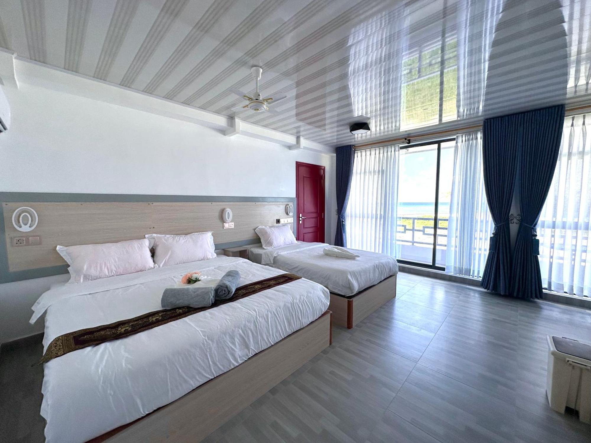 Galaxy Sunrise Sea View Hotel Фулиду Екстериор снимка