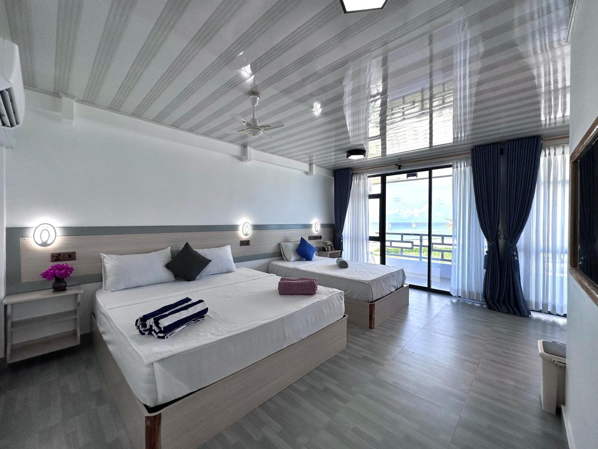 Galaxy Sunrise Sea View Hotel Фулиду Екстериор снимка