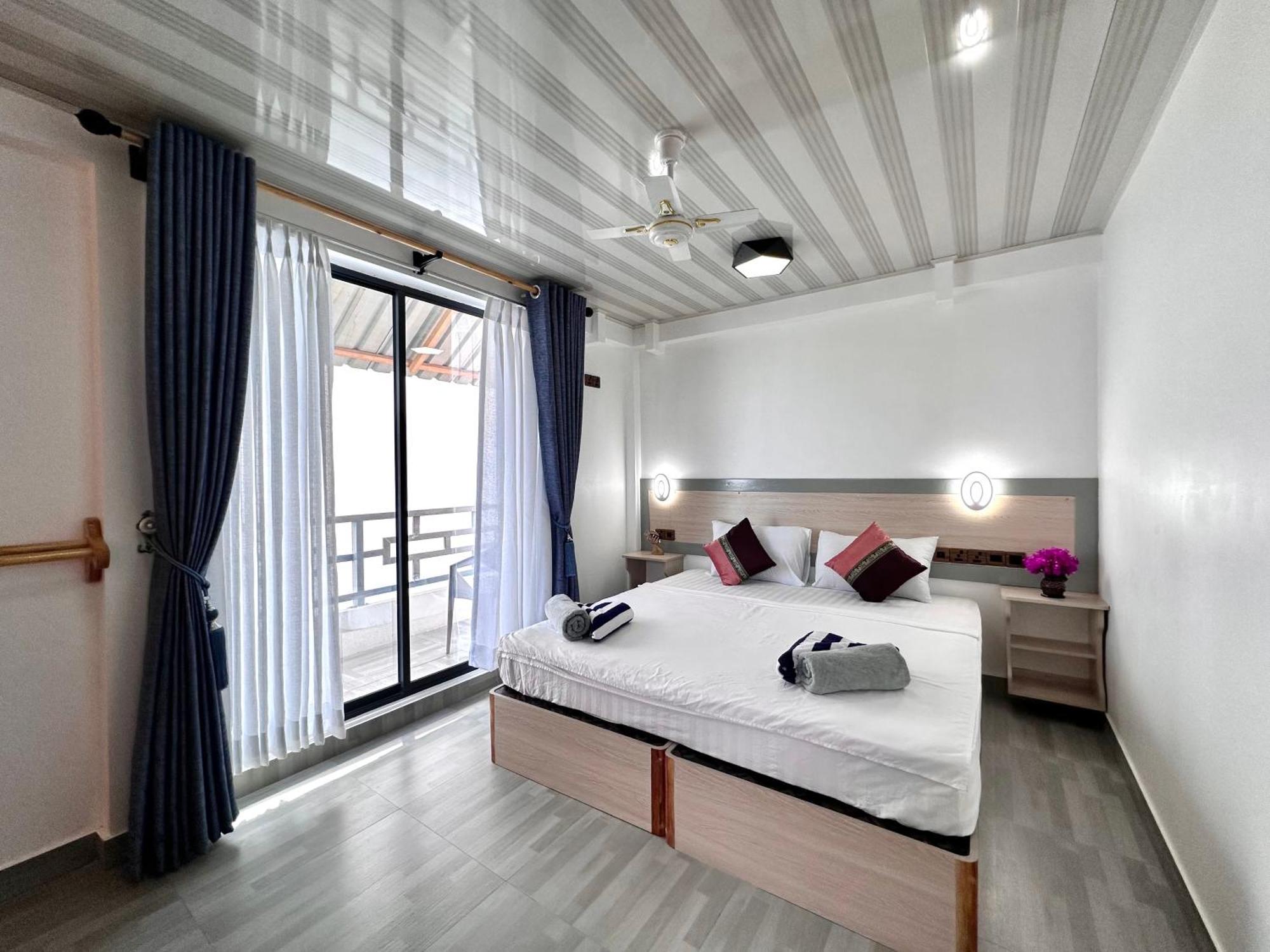 Galaxy Sunrise Sea View Hotel Фулиду Екстериор снимка