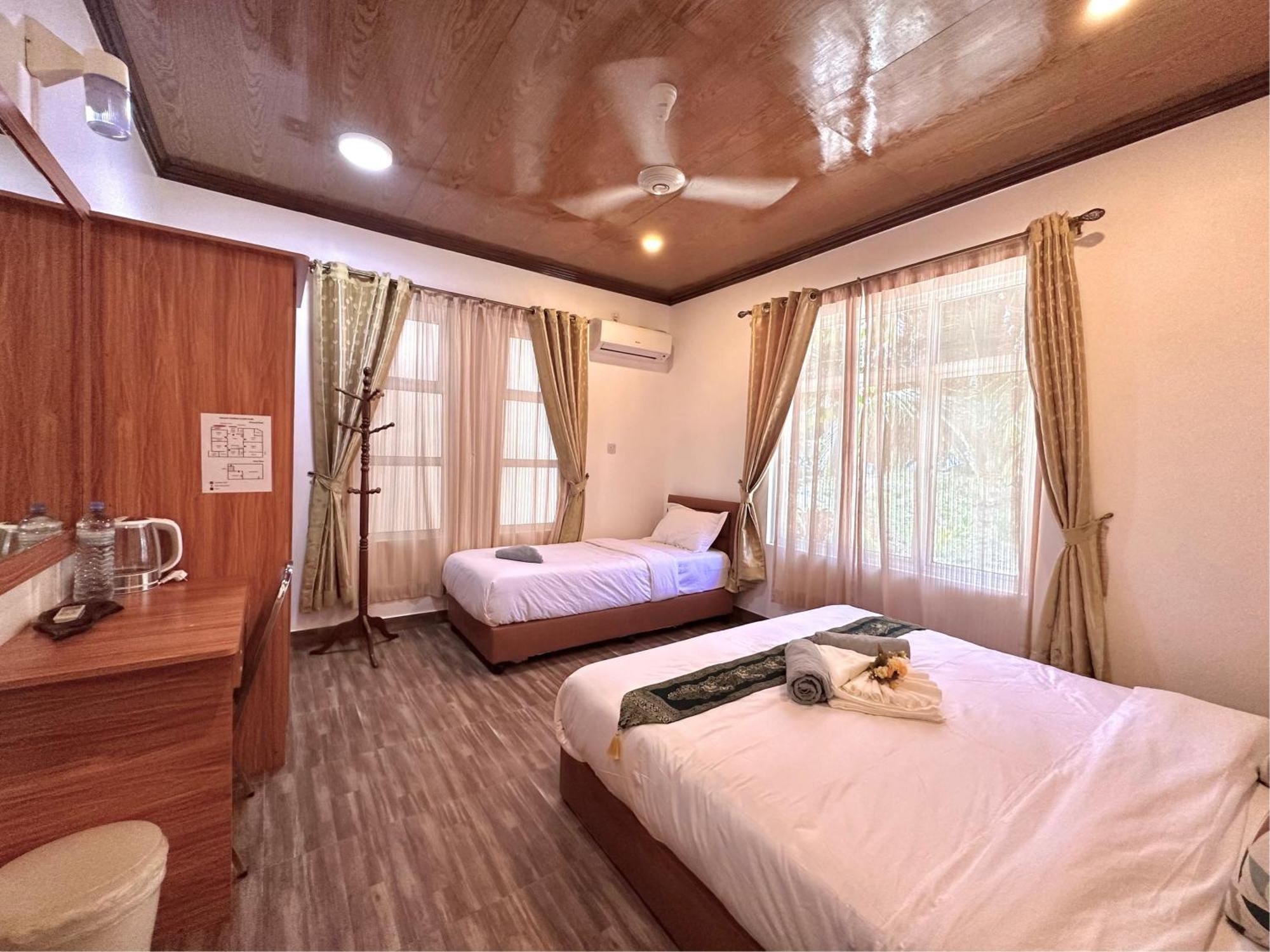 Galaxy Sunrise Sea View Hotel Фулиду Екстериор снимка